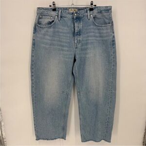 Madewell The Curvy Darted Barrel Leg Jean Light Wash Button Fly Raw Hem Size 32